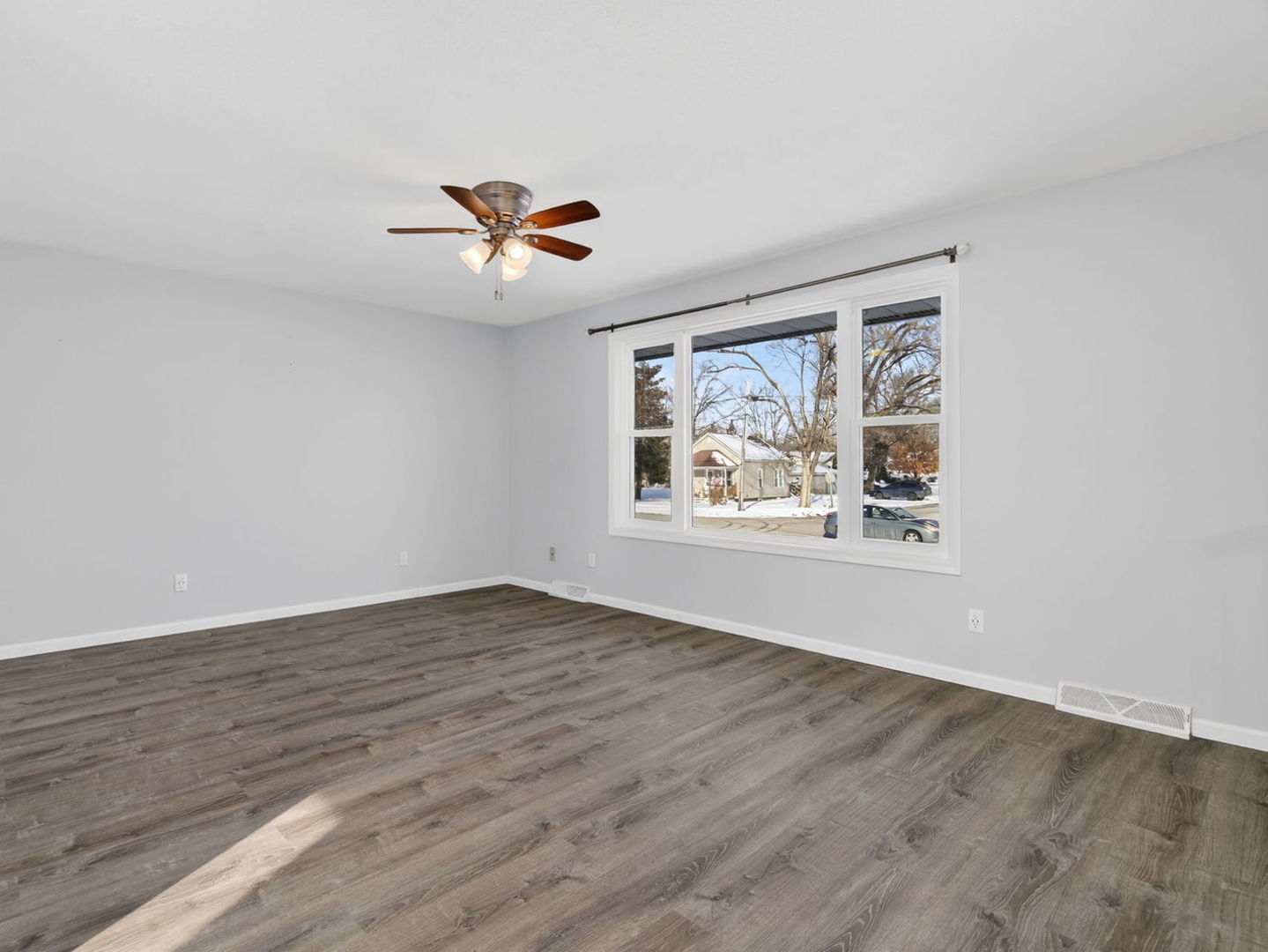 105 W Oak Street, Coal City, IL