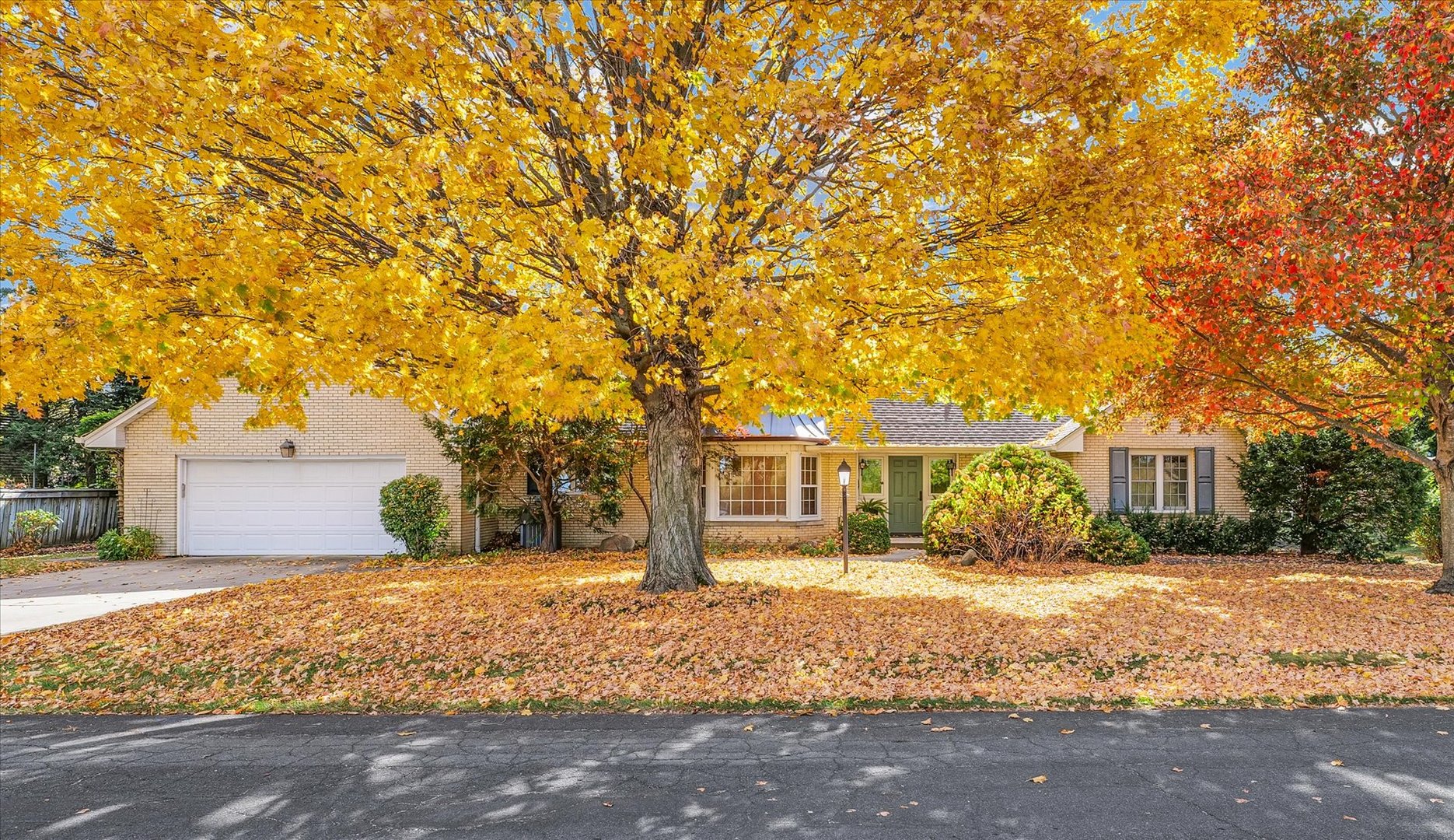 3 Lake Park Road, Champaign, IL