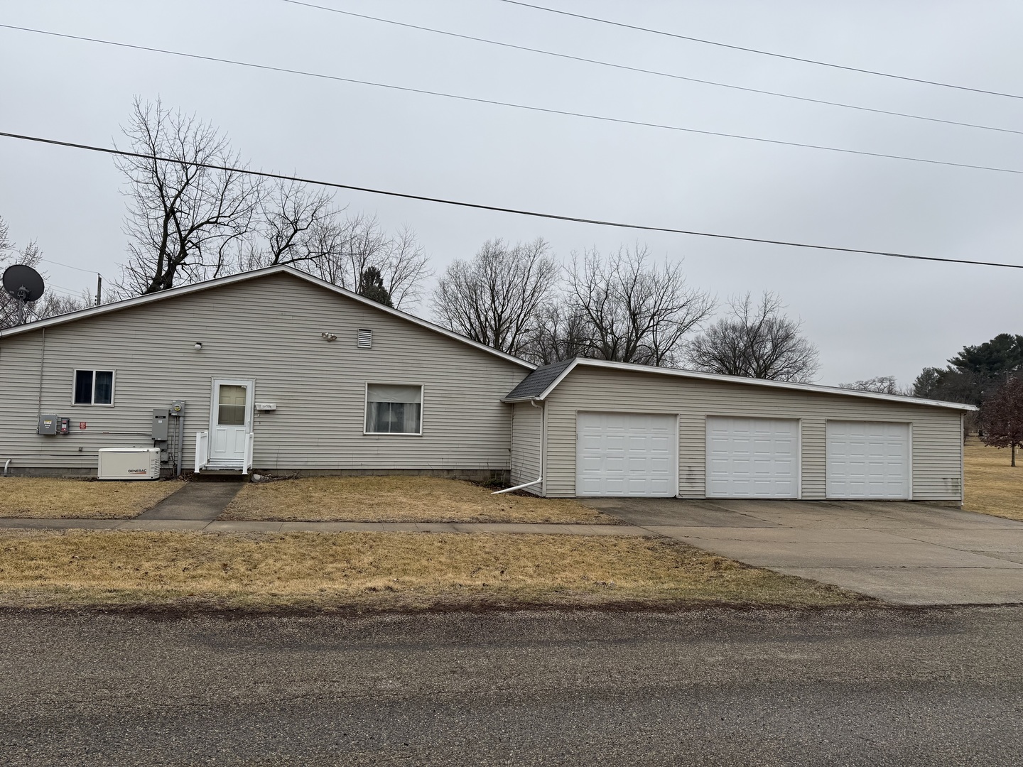 319 N Fourth Street, Neponset, IL