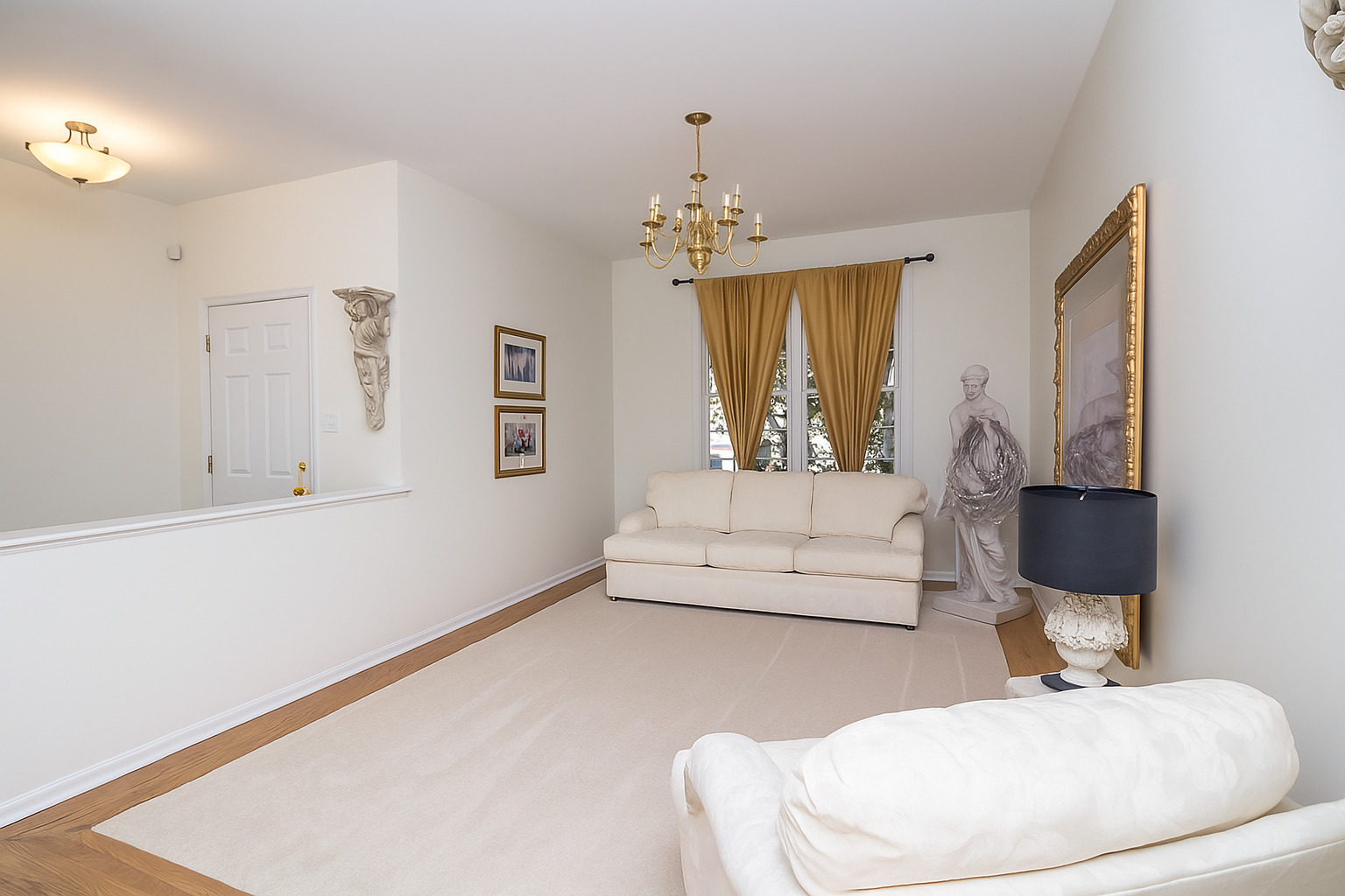 6 Sherwood Court, Lake In The Hills, IL