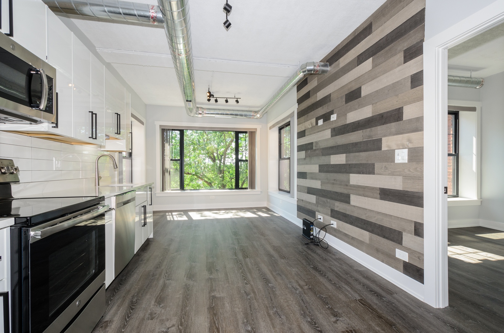 7645 N SHERIDAN Road #216, Chicago, IL