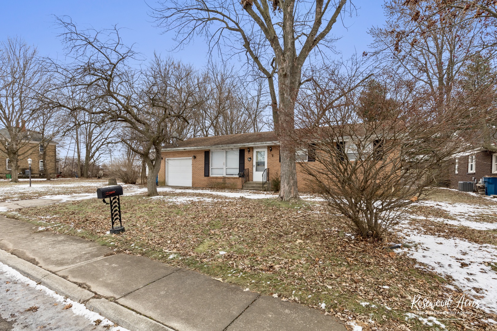 209 W Indiana Street, Momence, IL