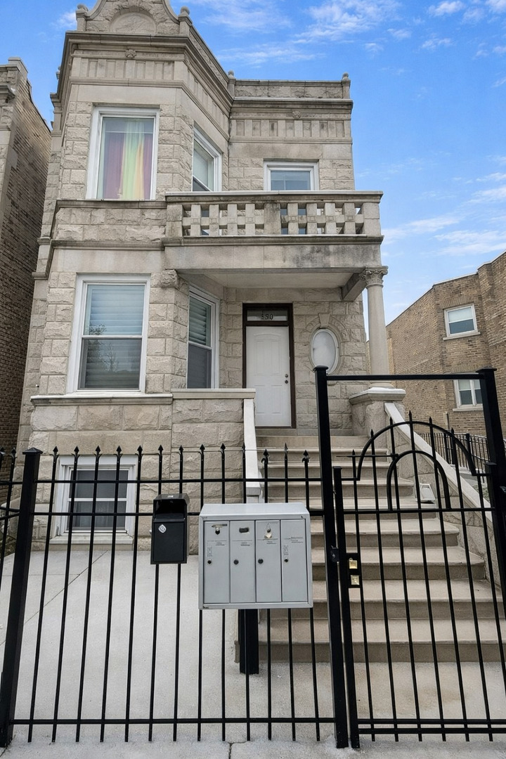 1330 S Lawndale Avenue, Chicago, IL