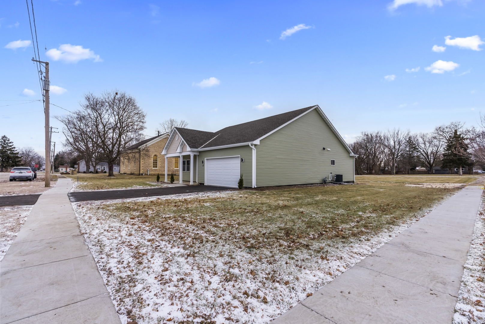 17 W Dearborn Street, Plano, IL