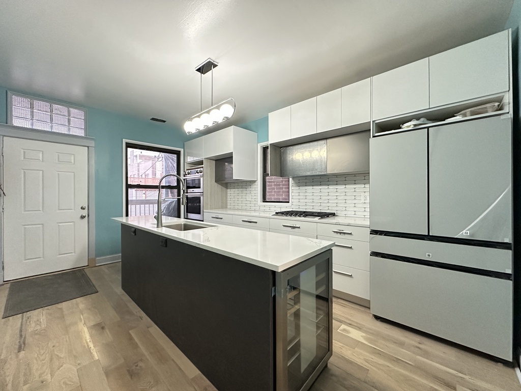 3245 N LAKEWOOD Avenue #2, Chicago, IL