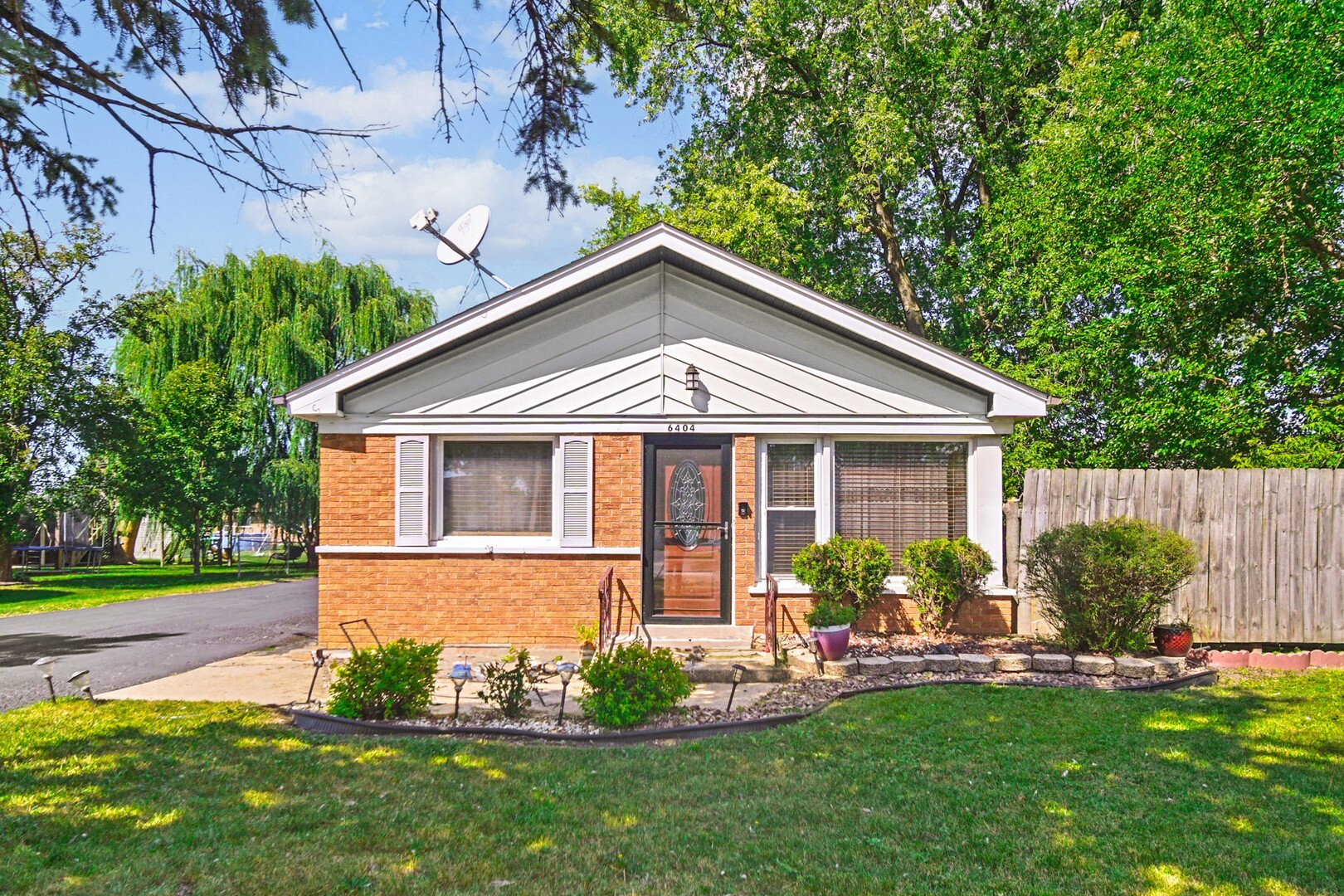 6404 W 85th Place, Burbank, IL