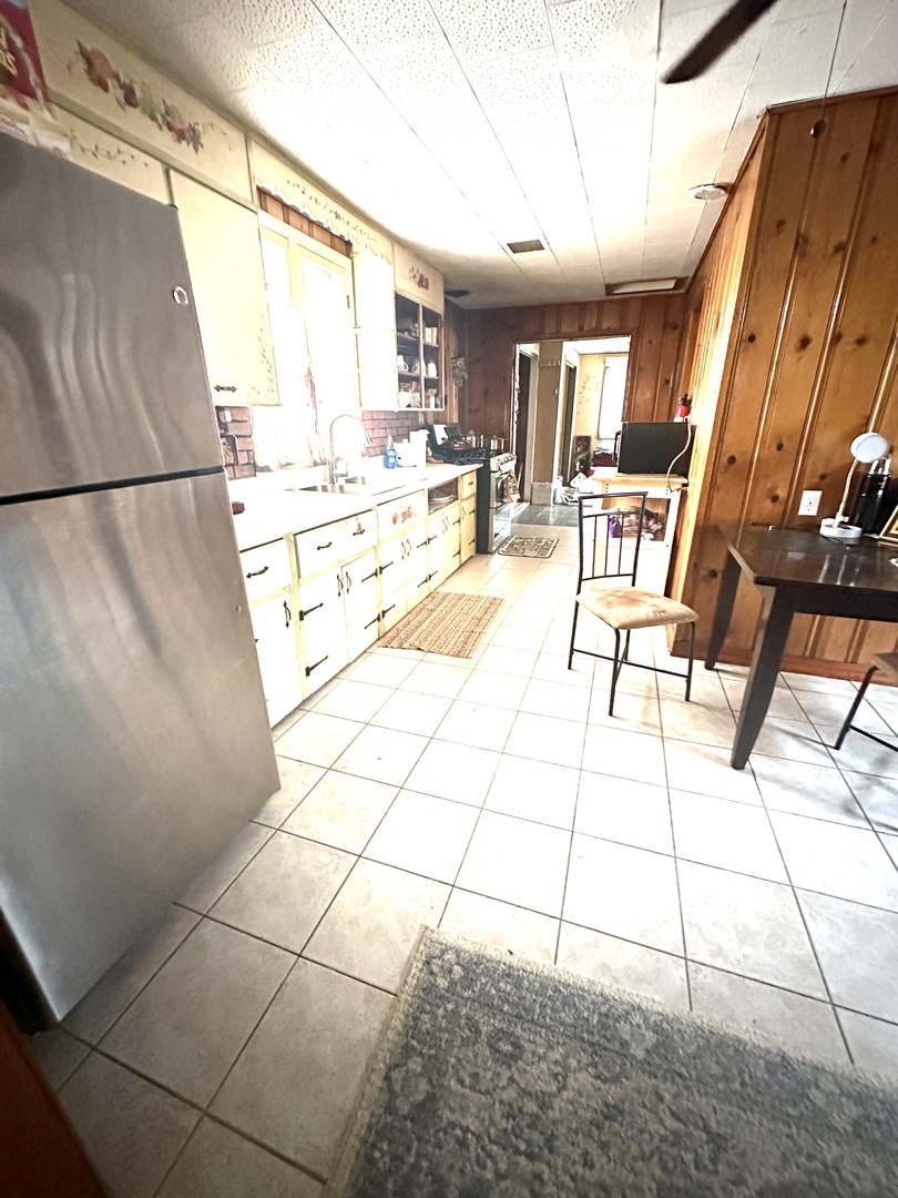 8518 Archer Avenue, Willow Springs, IL