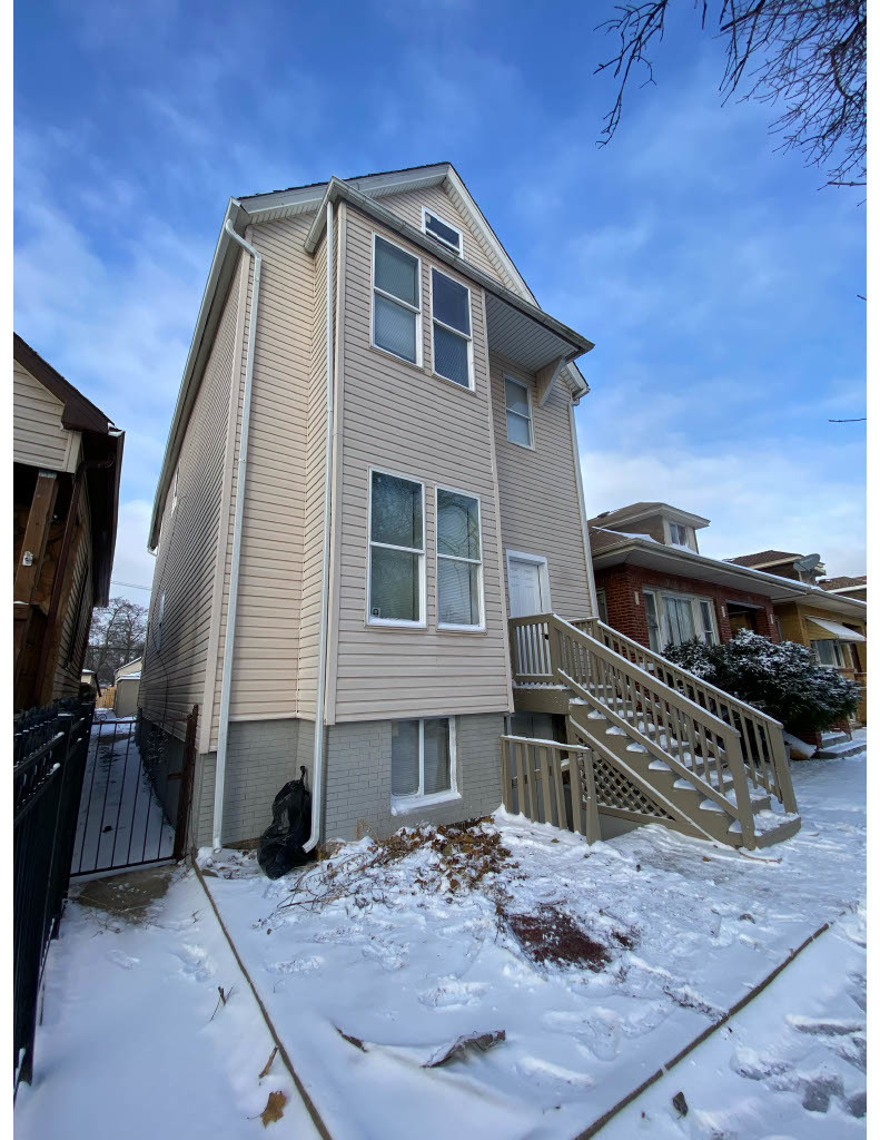 8744 S Saginaw Avenue, Chicago, IL
