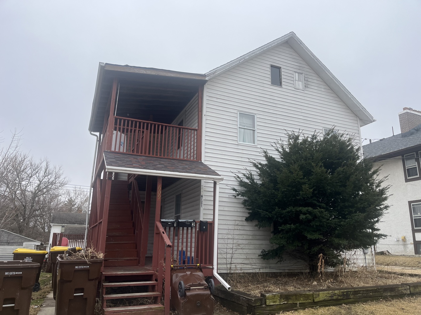 609 W Pleasant Street, Freeport, IL