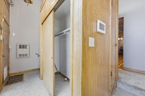 616 Seneca Drive, Aurora, IL