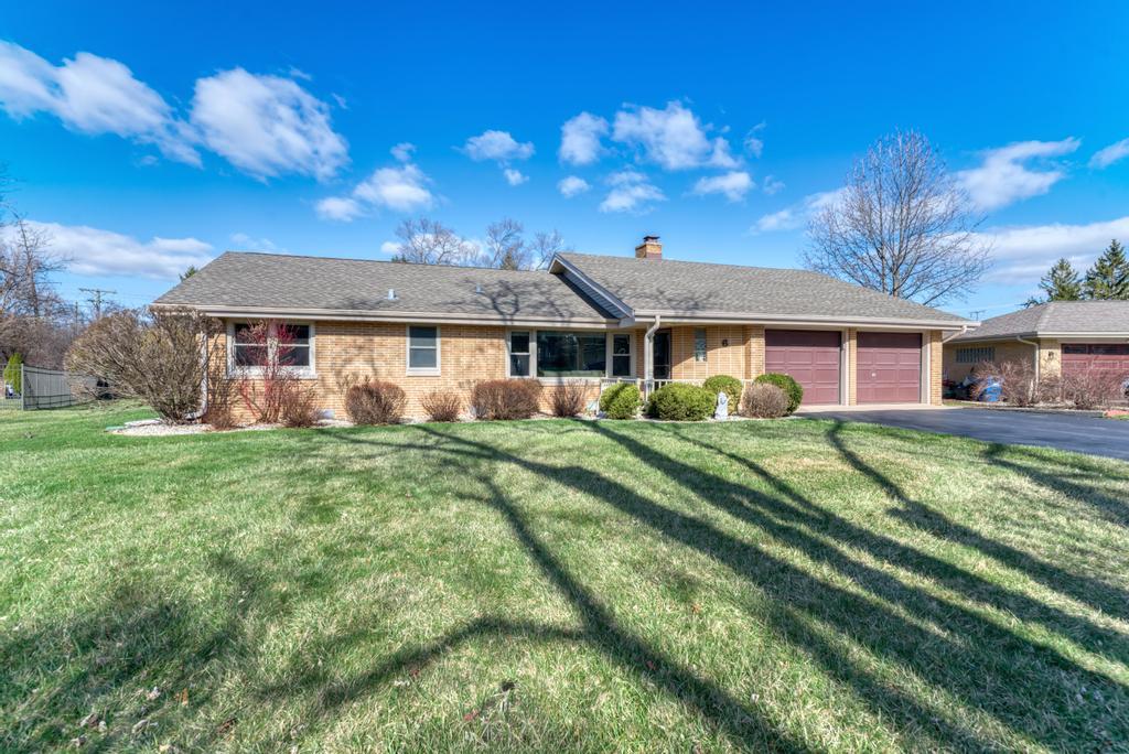 6 Meadowood Drive, Oak Brook, IL