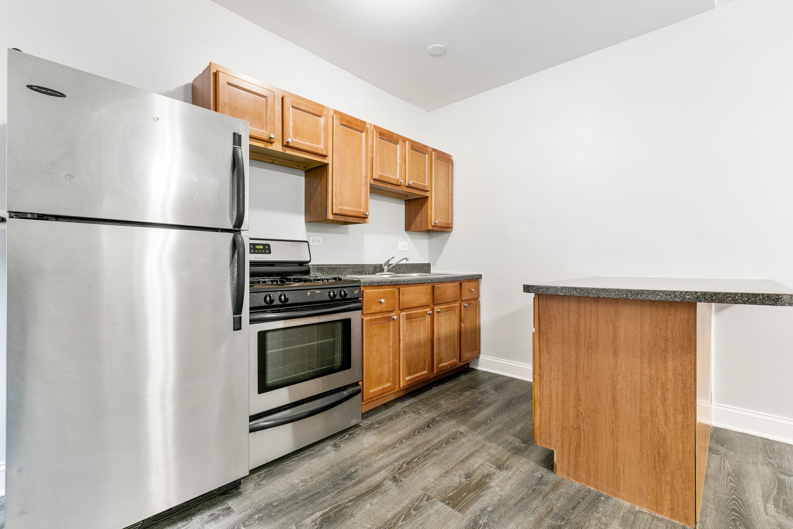 5860 N Kenmore Avenue #407, Chicago, IL