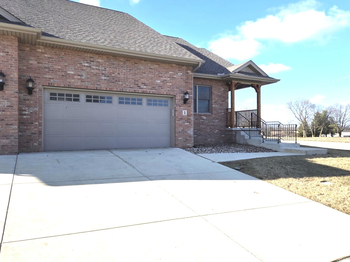 1 Saint Ivans Circle, Bloomington, IL