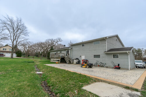 45W962 Plank Road, Hampshire, IL