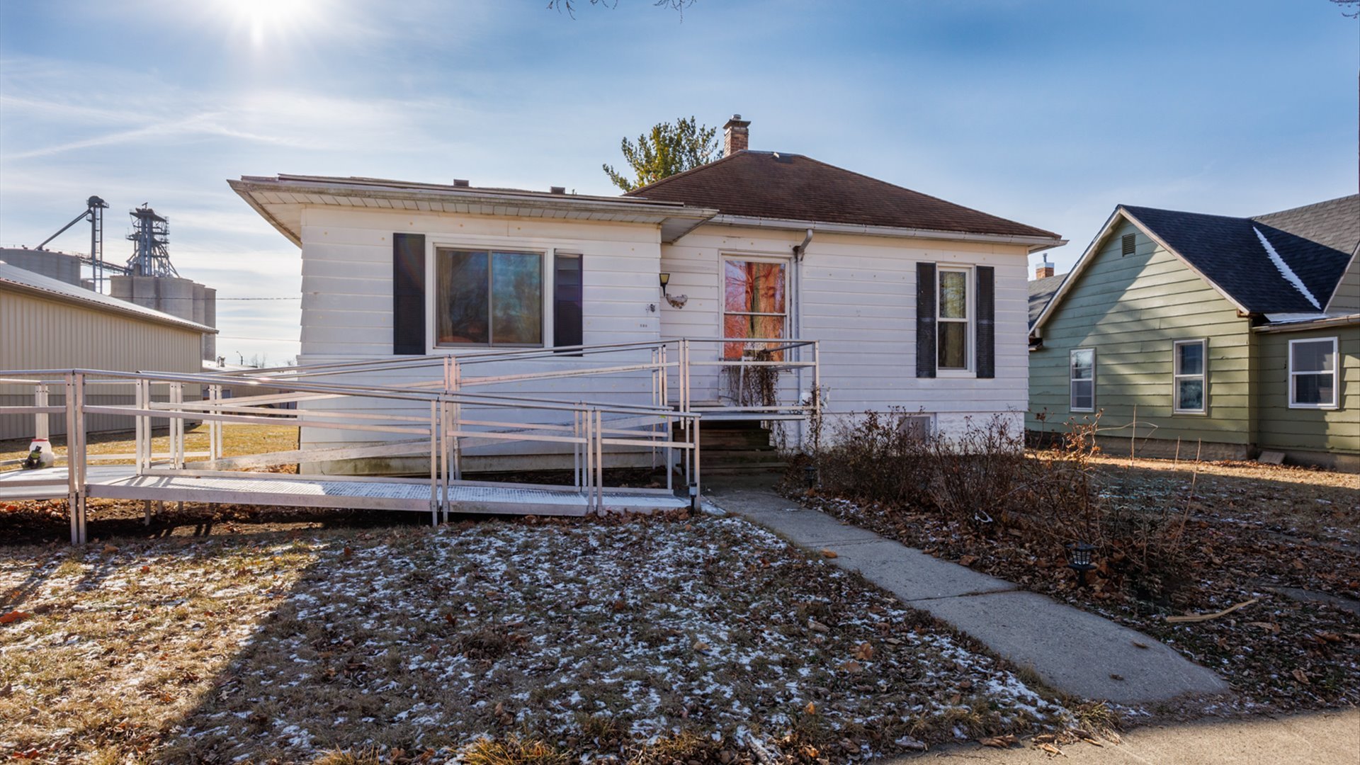 104 W North Street, Colfax, IL