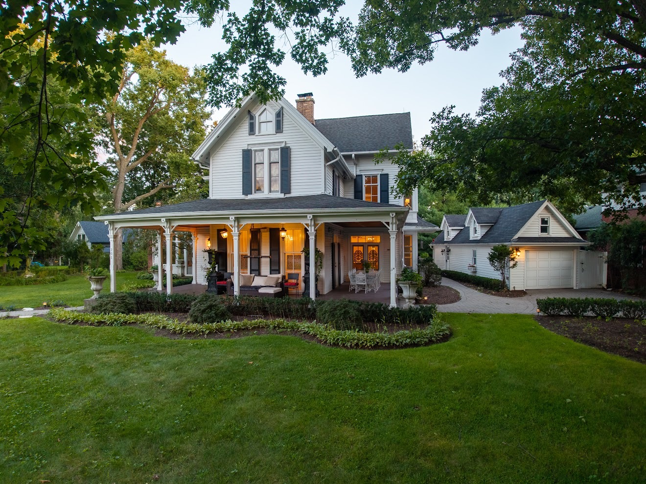 201 Scottswood Road, Riverside, IL