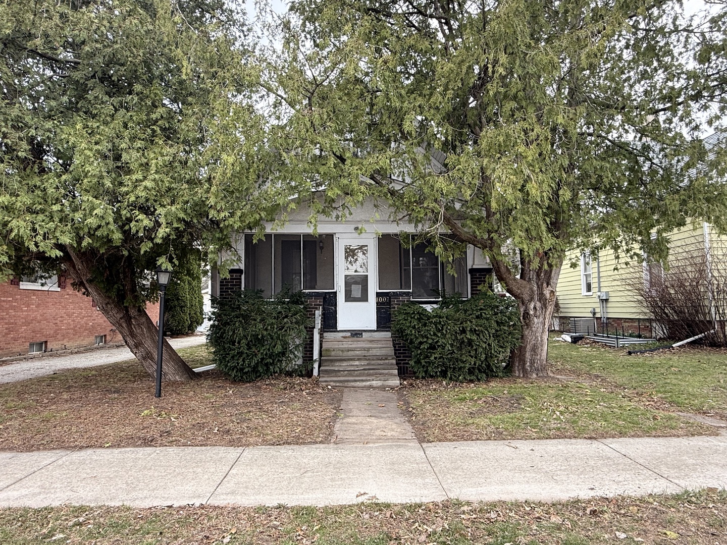 1007 Low Street, Bloomington, IL