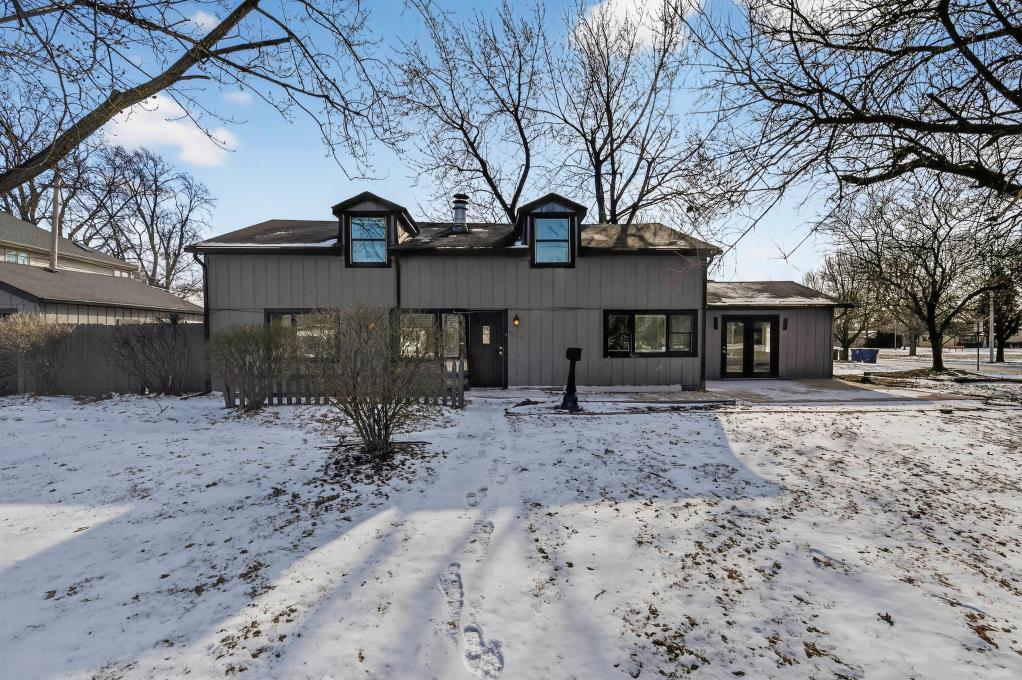 5016 Oak Center Drive, Oak Lawn, IL