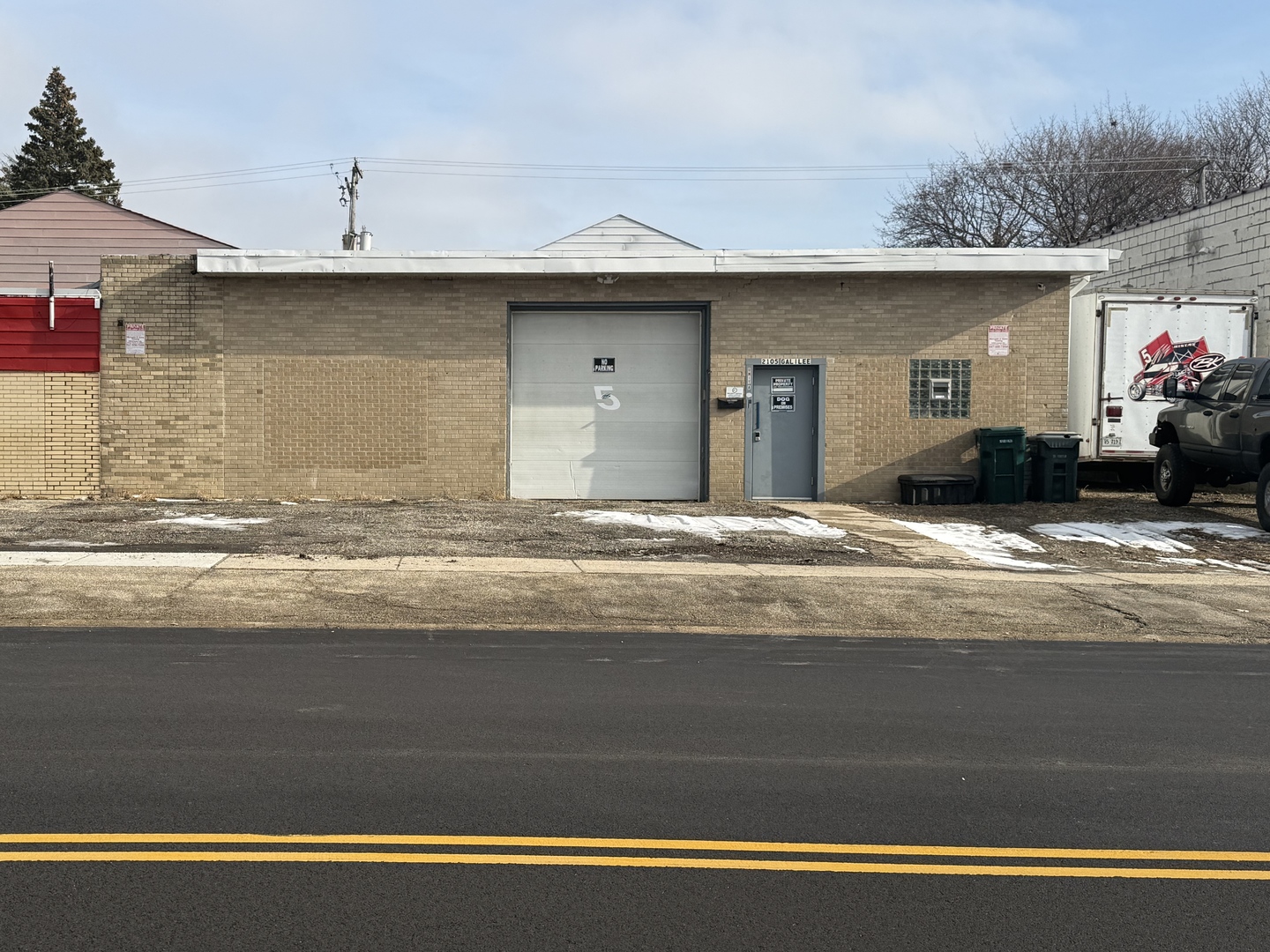 2103 – 2105 Galilee Avenue, Zion, IL