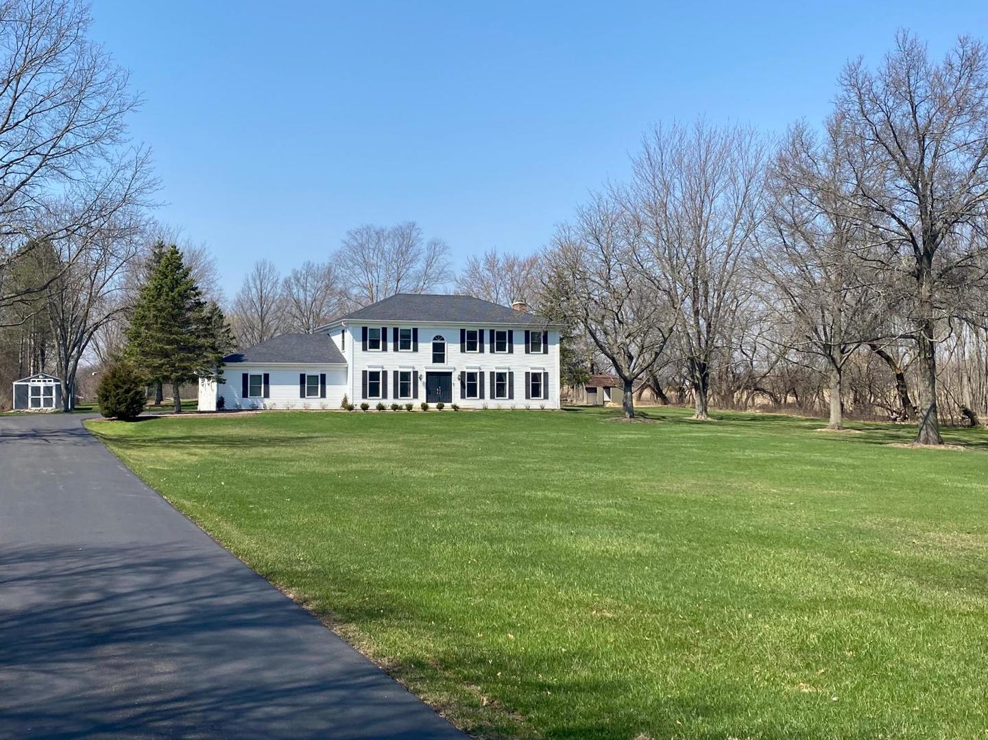 12 Crestview Lane, Lake Barrington, IL