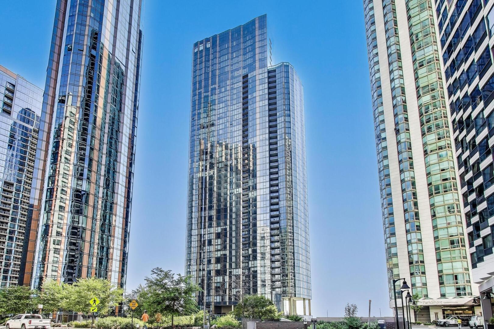 211 N Harbor Drive #TH01, Chicago, IL