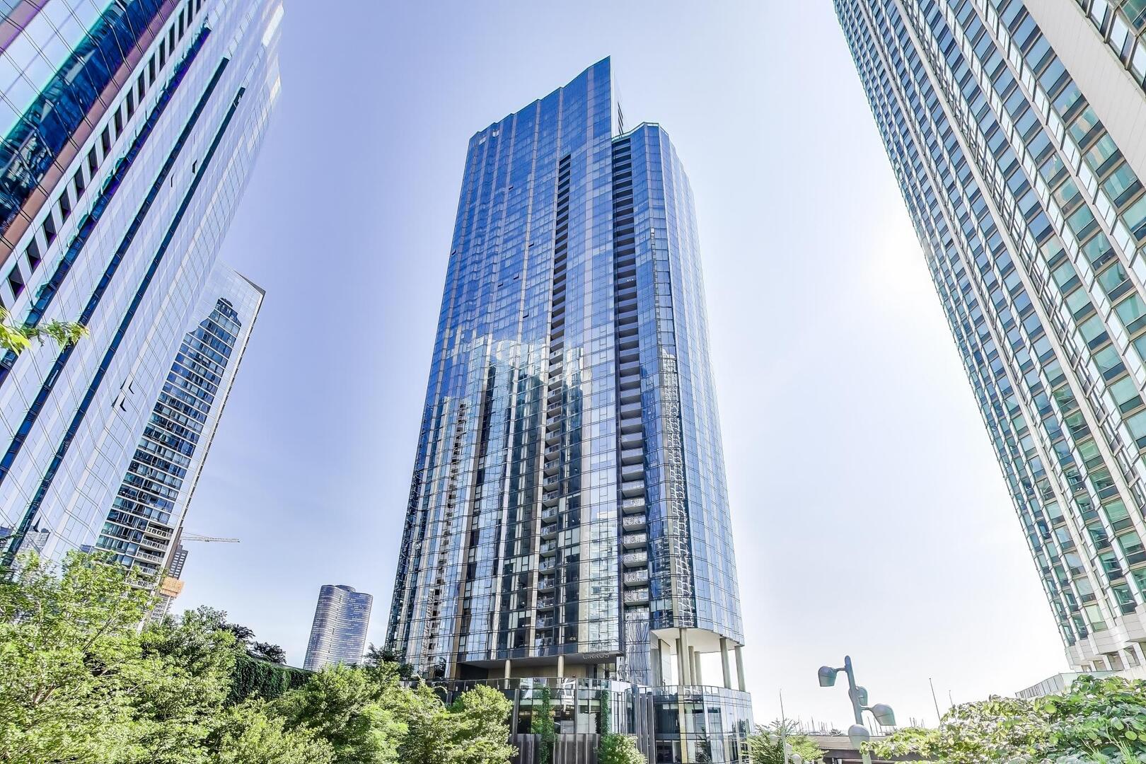 211 N Harbor Drive #TH01, Chicago, IL