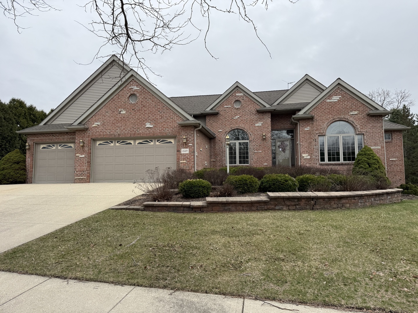 649 Roxbury Road, Rockford, IL