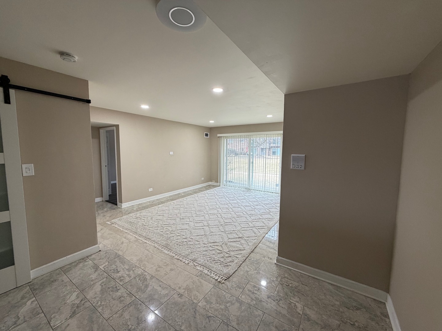 9388 Bay Colony Drive #1S, Des Plaines, IL