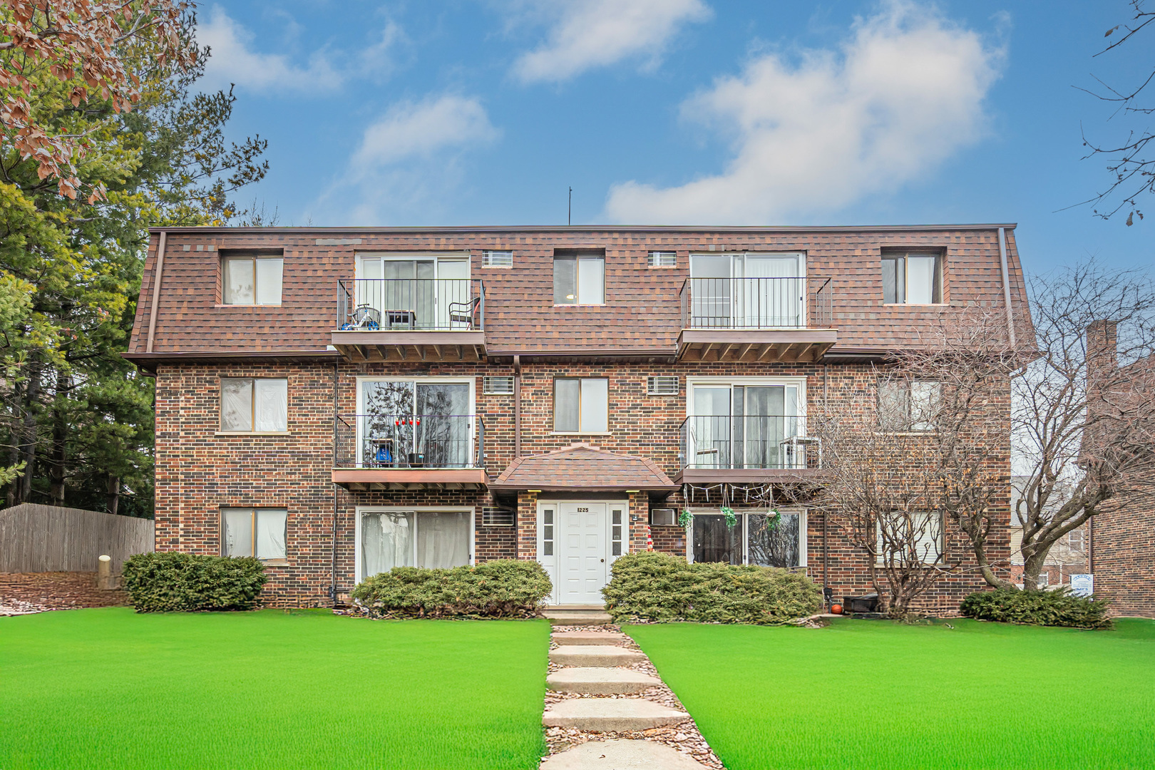 1225 Whispering Hills Court #3B, Naperville, IL