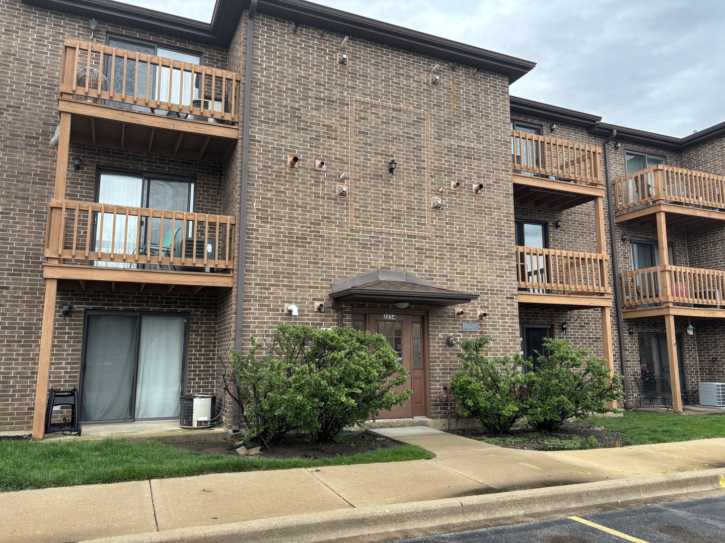 2254 ABBEYWOOD Drive #E, Lisle, IL