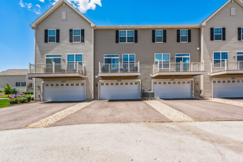 605 Brook Court, Oswego, IL