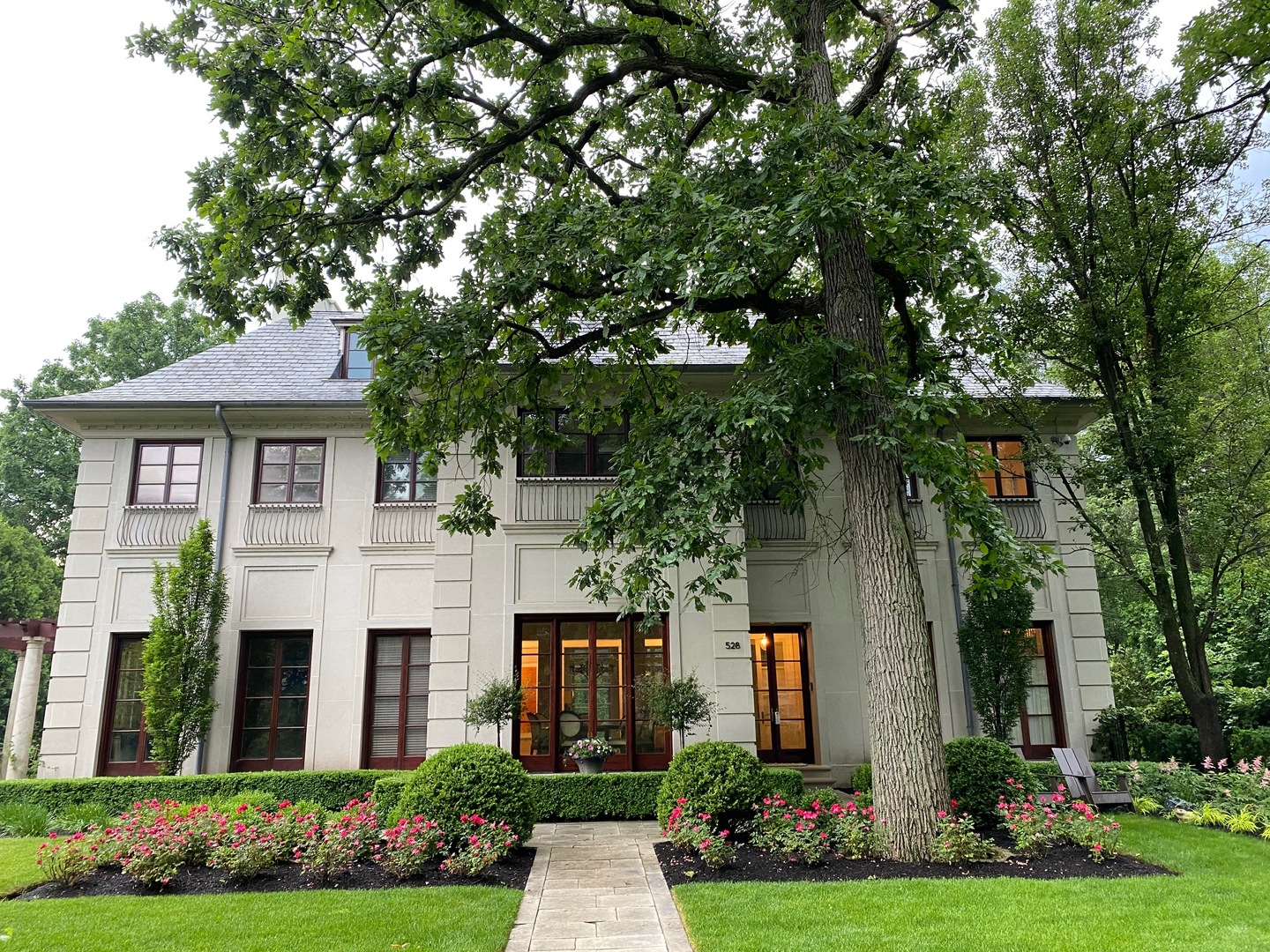 528 Roslyn Road, Kenilworth, IL