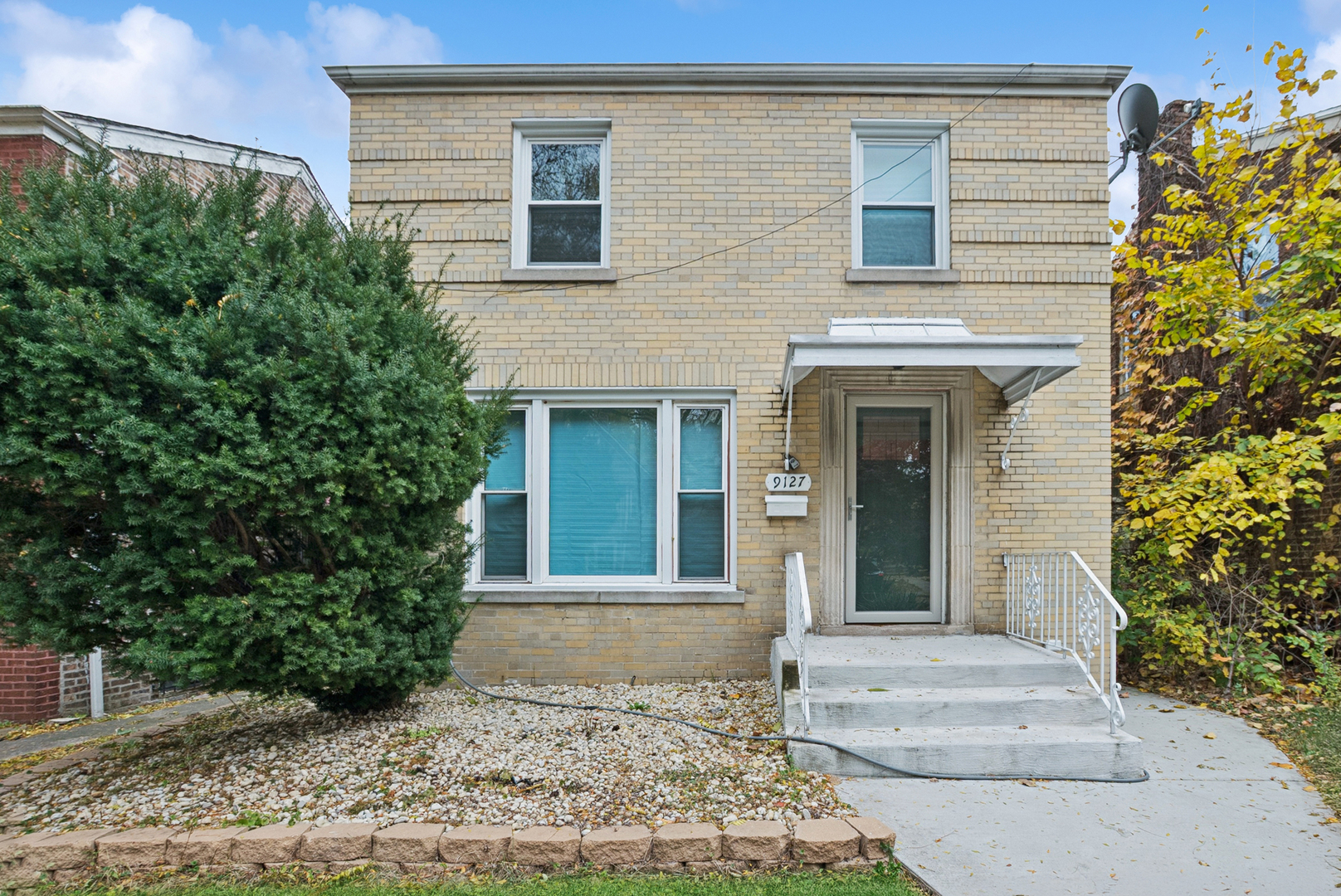9127 S Essex Avenue, Chicago, IL