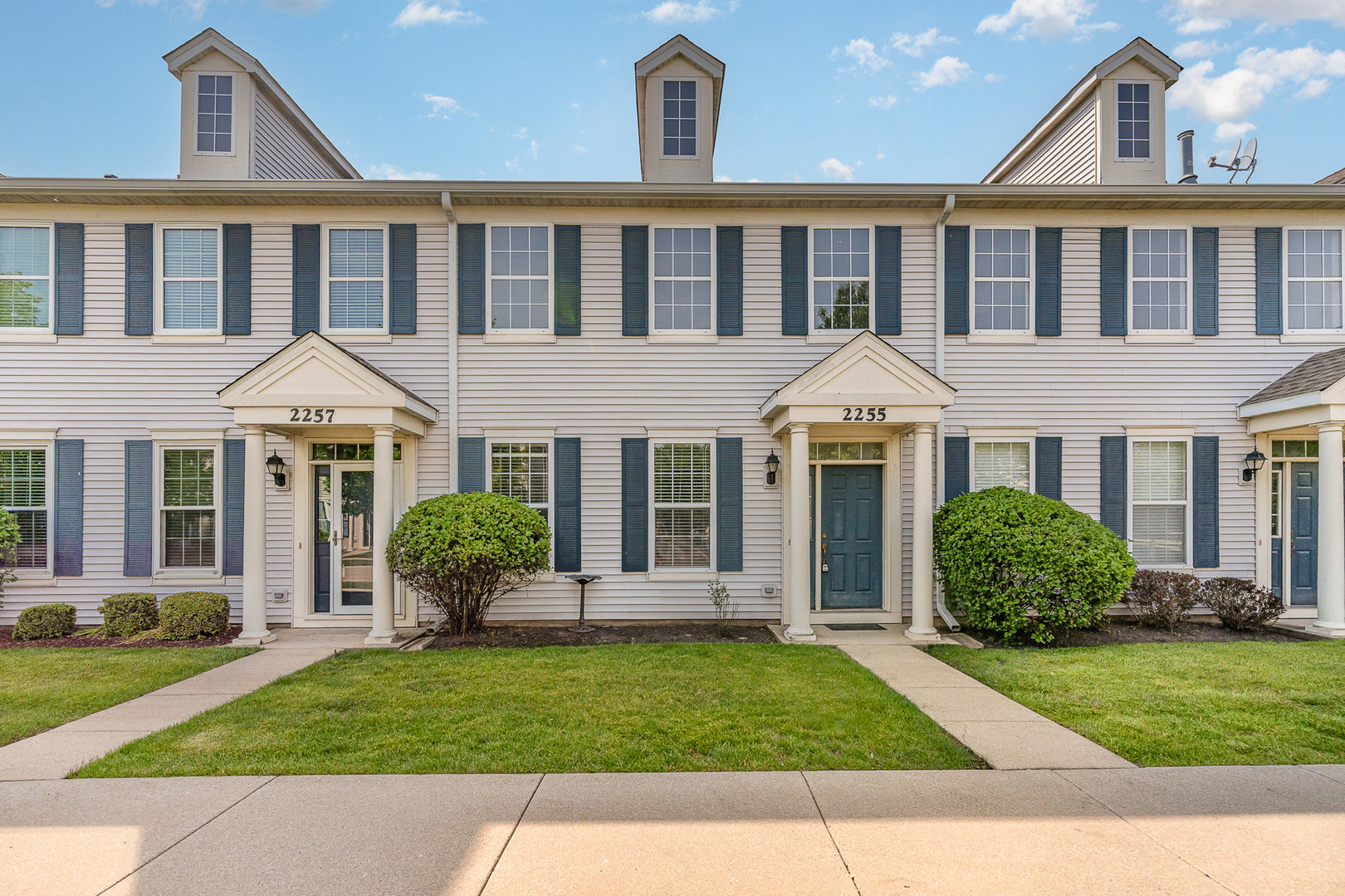 2255 Georgetown Circle, Aurora, IL