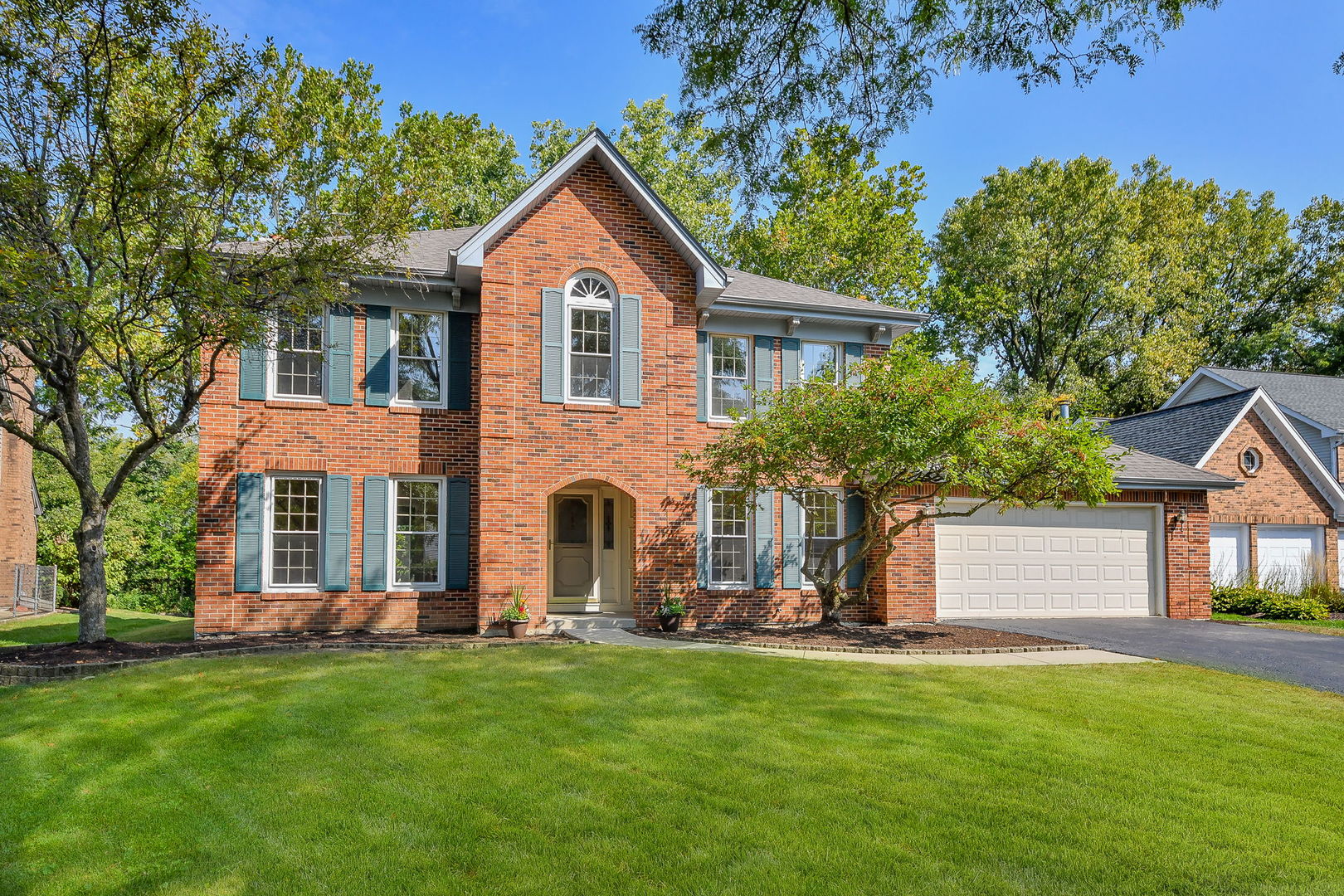 825 Biltmore Court, Naperville, IL
