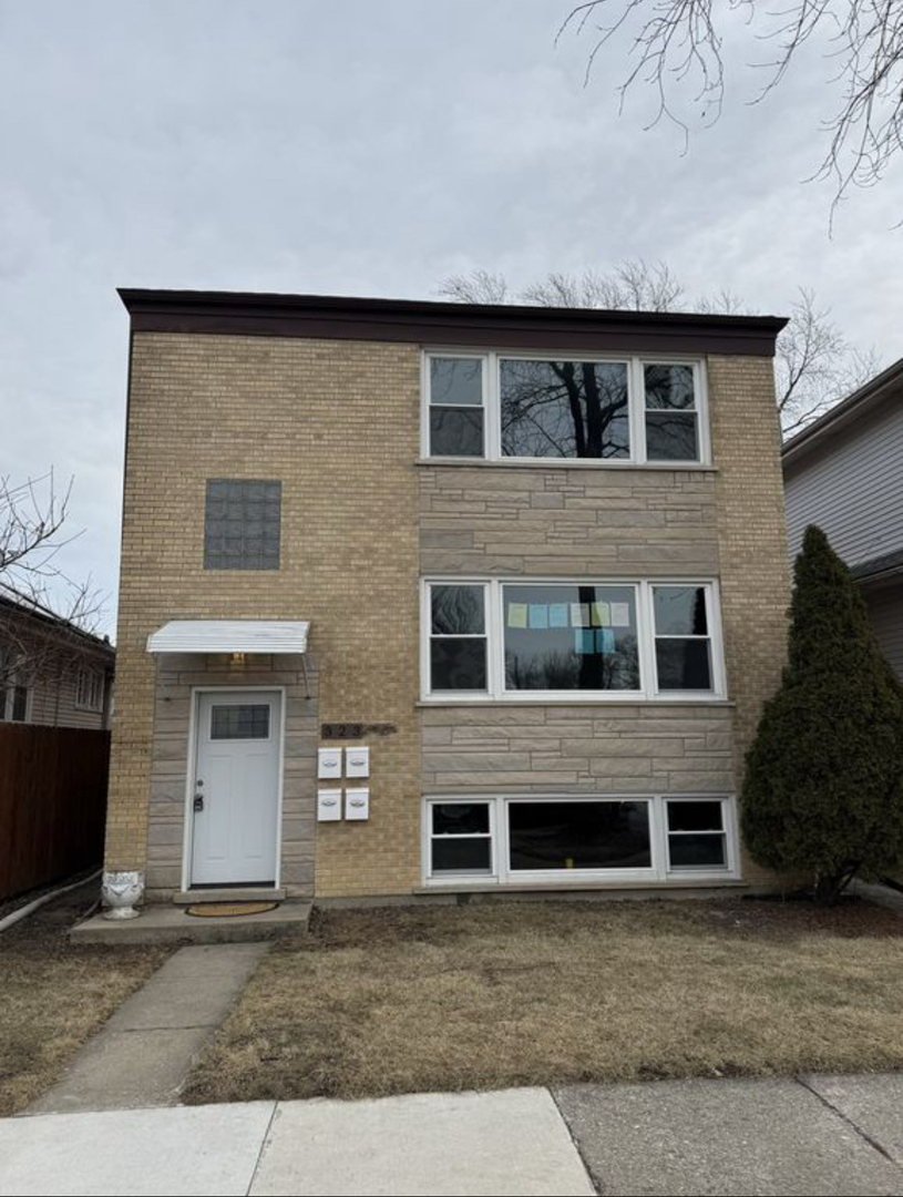 323 22nd Avenue #G, Bellwood, IL