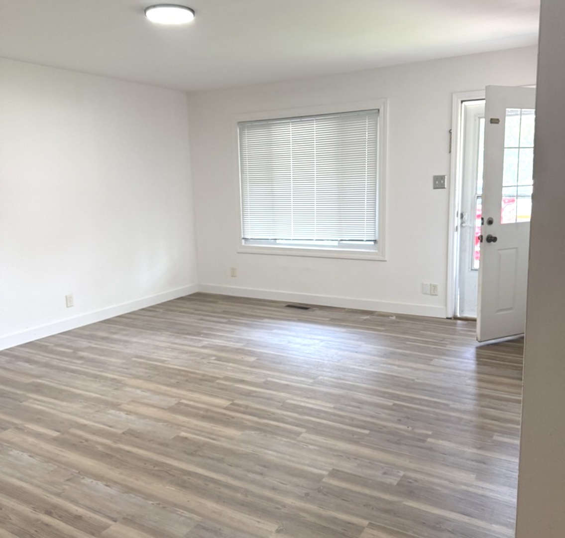 533 Redwood Road, Bolingbrook, IL