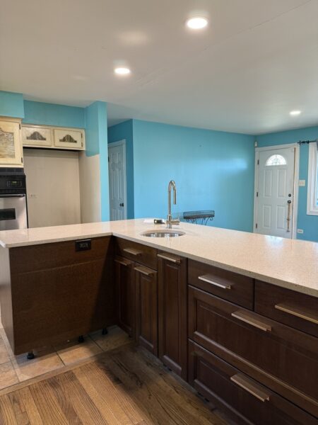 655 W Comstock Avenue, Elmhurst, IL