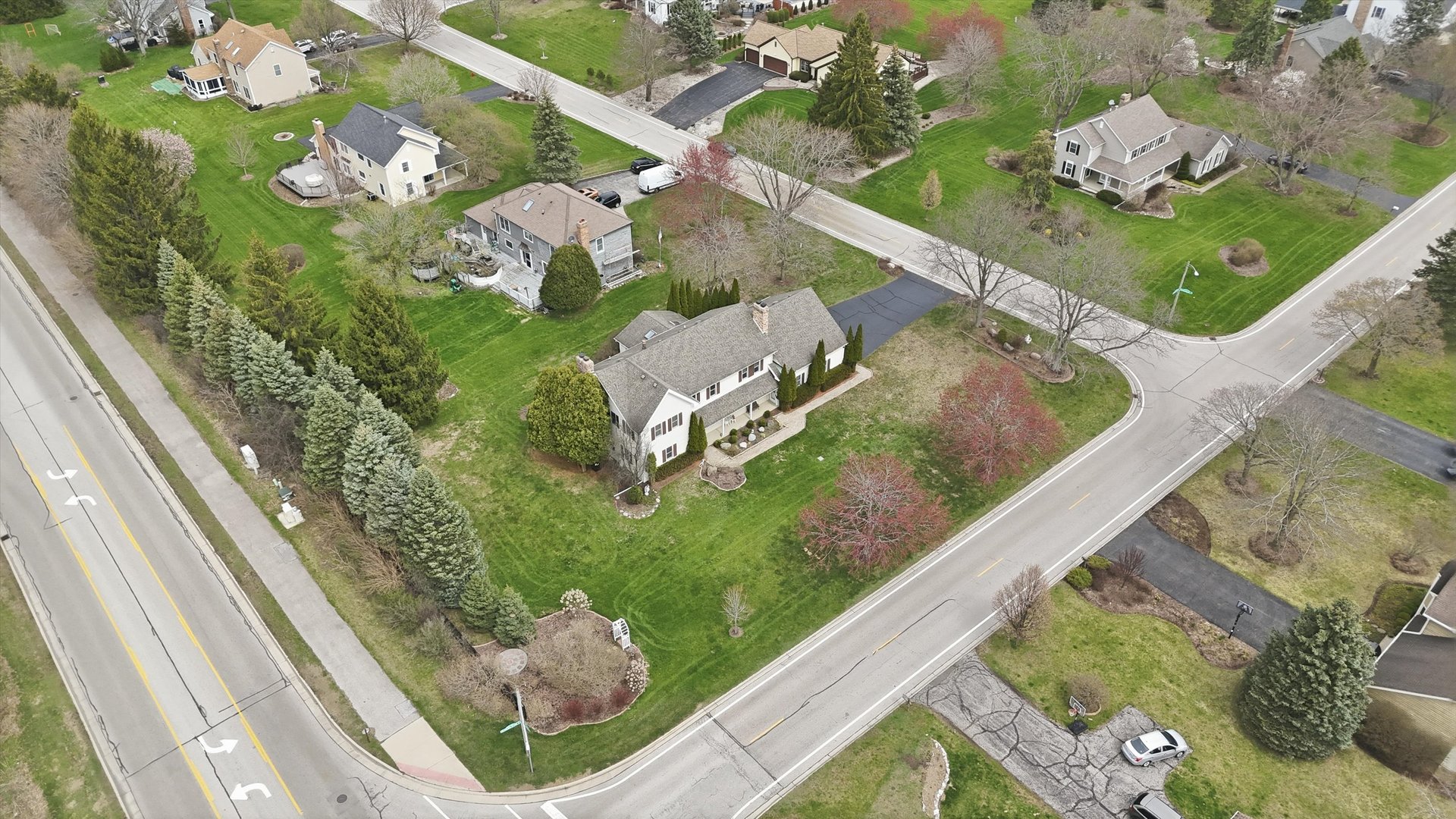 24 Burning Bush Trail, Crystal Lake, IL