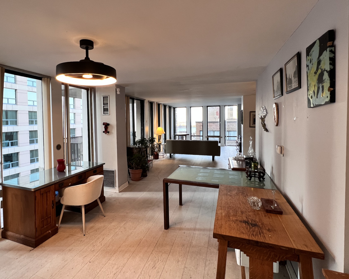 200 E Delaware Place #19A, Chicago, IL