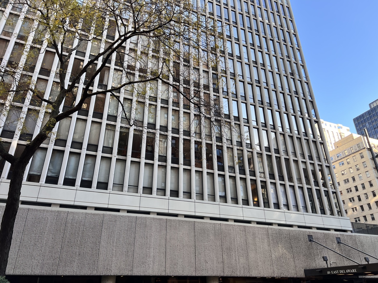 200 E Delaware Place #19A, Chicago, IL