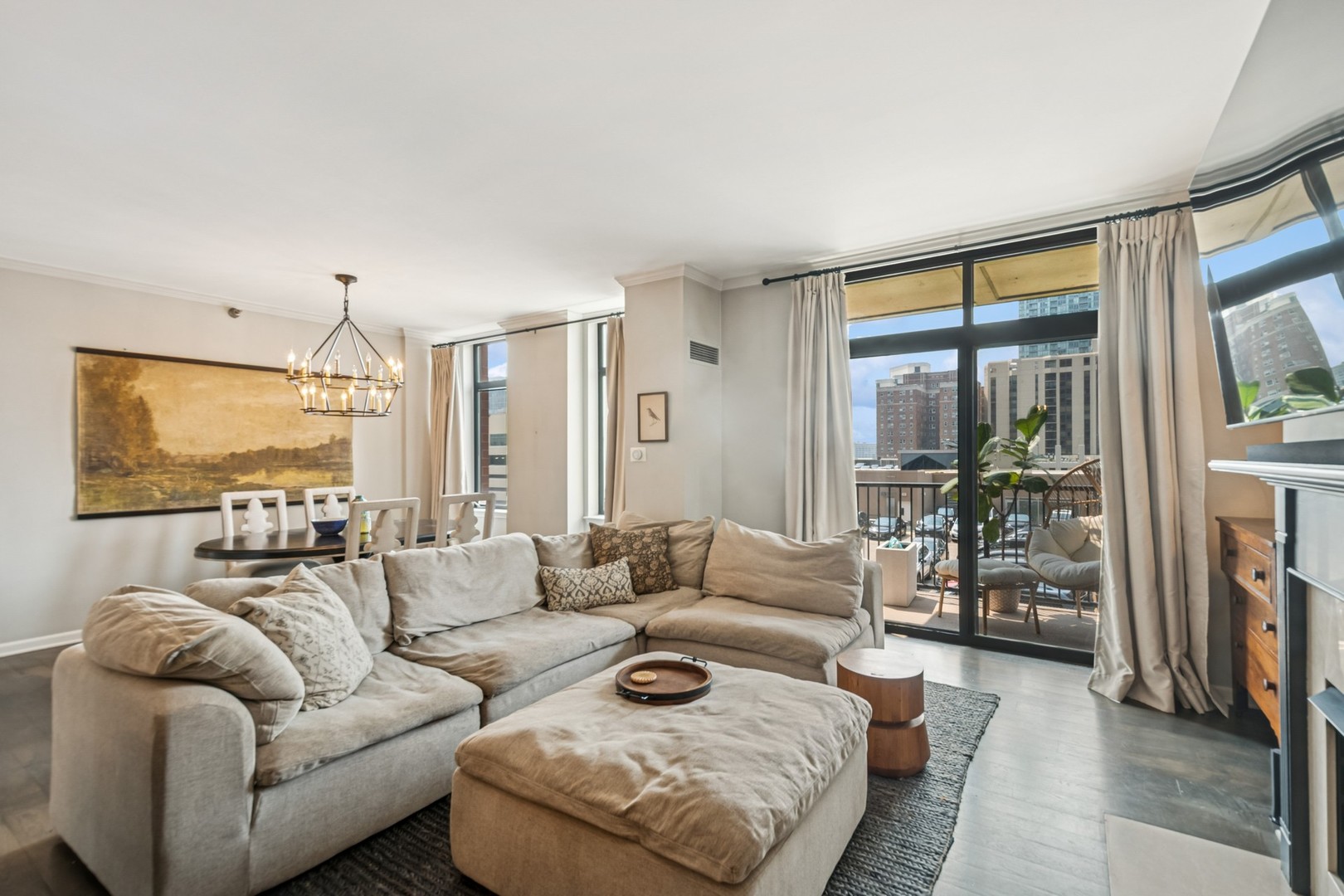 1122 N Dearborn Street #8E, Chicago, IL