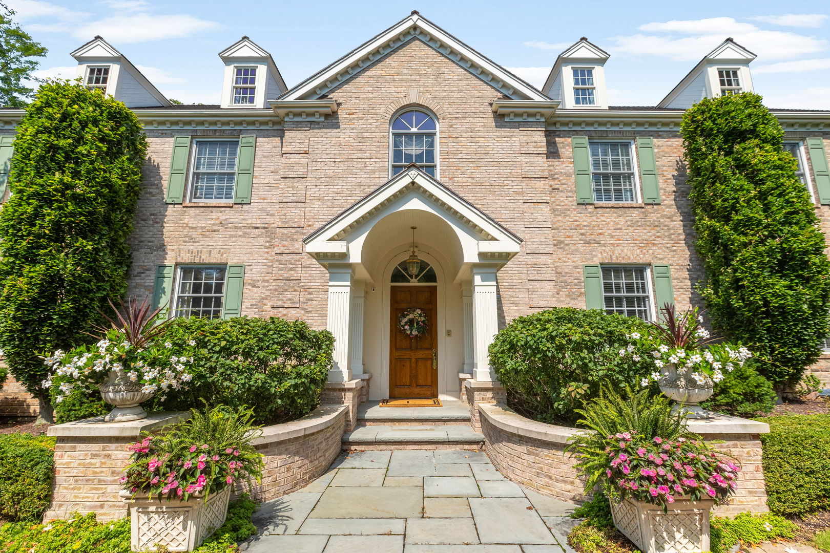 340 E Westleigh Road, Lake Forest, IL