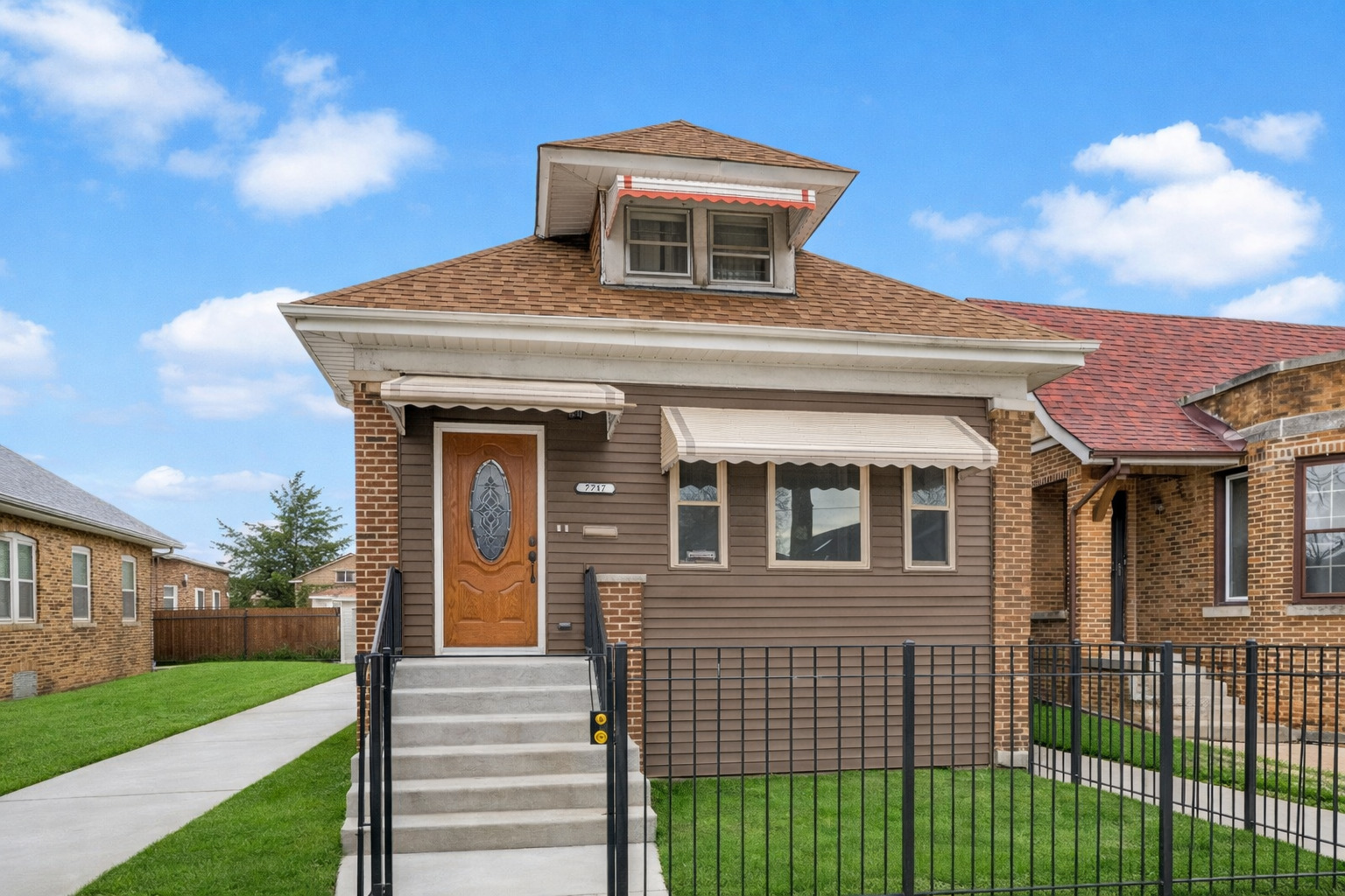 7717 S Luella Avenue, Chicago, IL