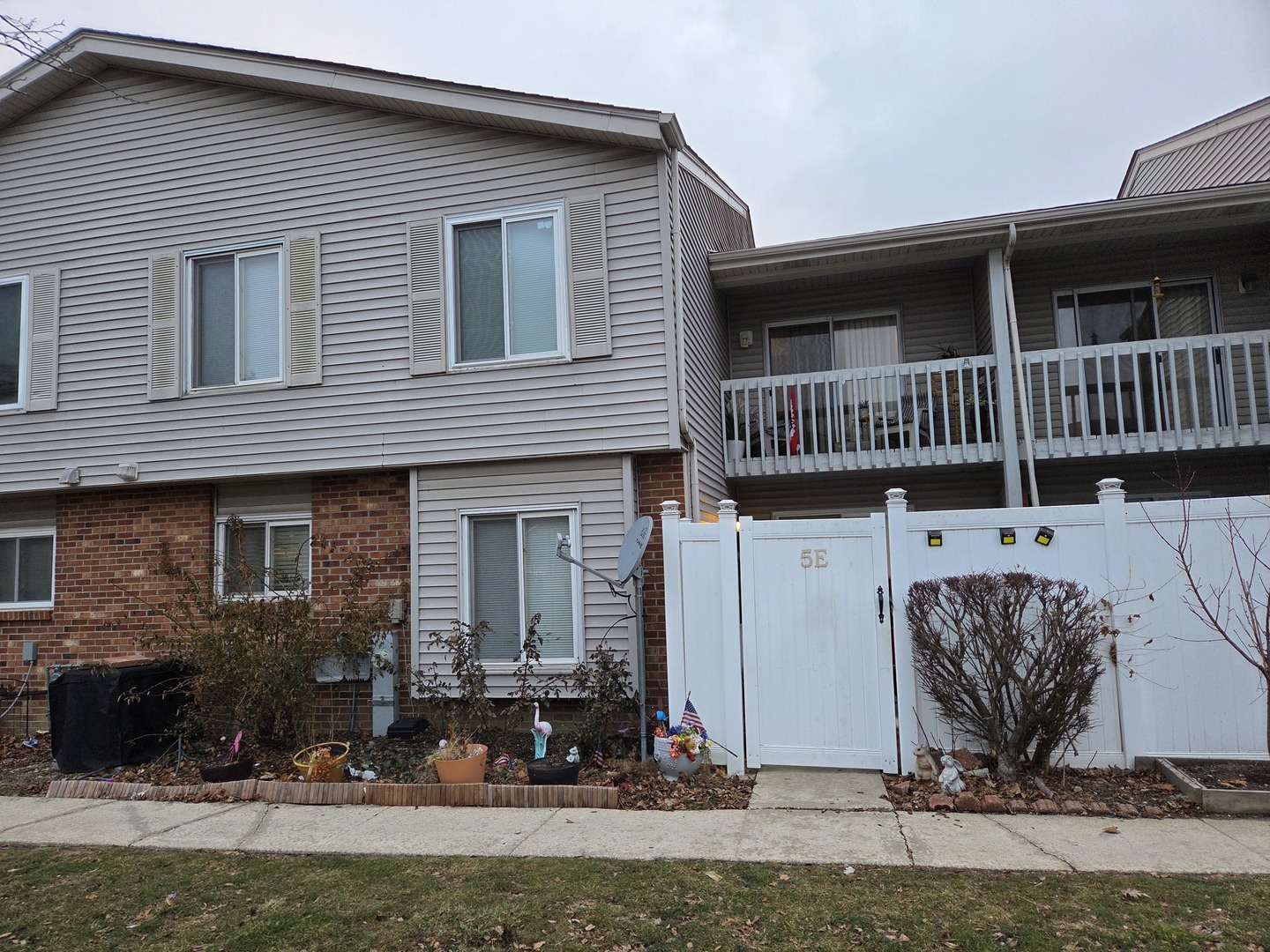 5 E Fernwood Drive, Bolingbrook, IL