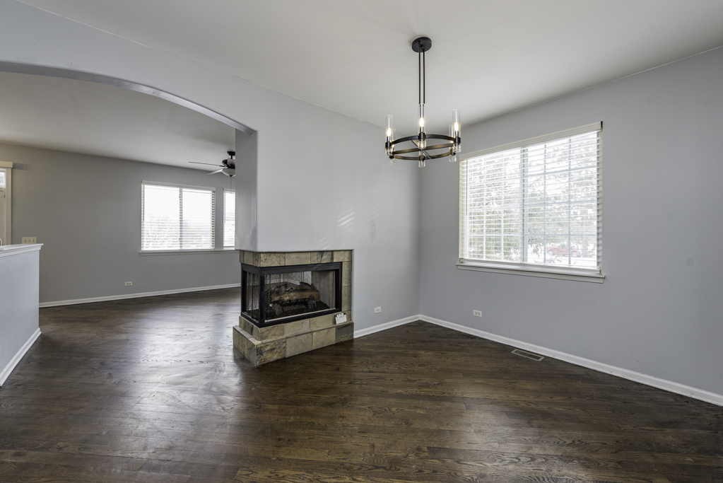 367 N Carlisle Court, Round Lake, IL