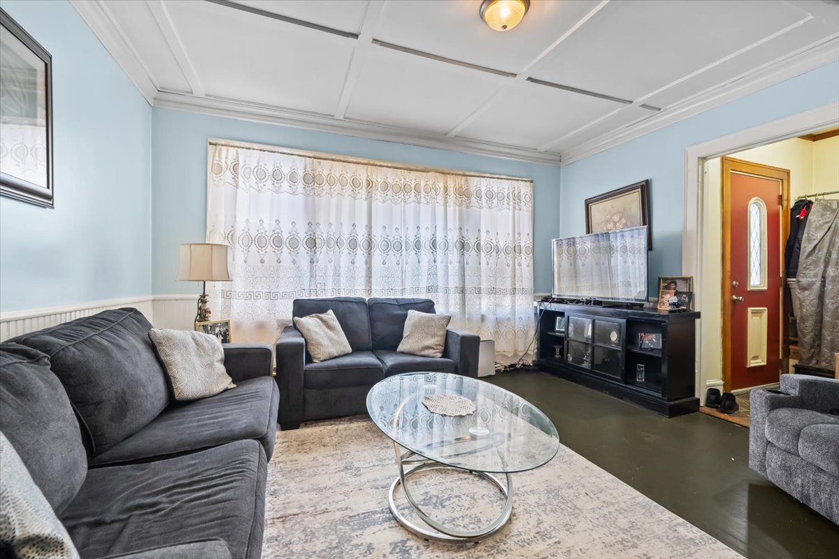 2649 N 74th Avenue, Elmwood Park, IL