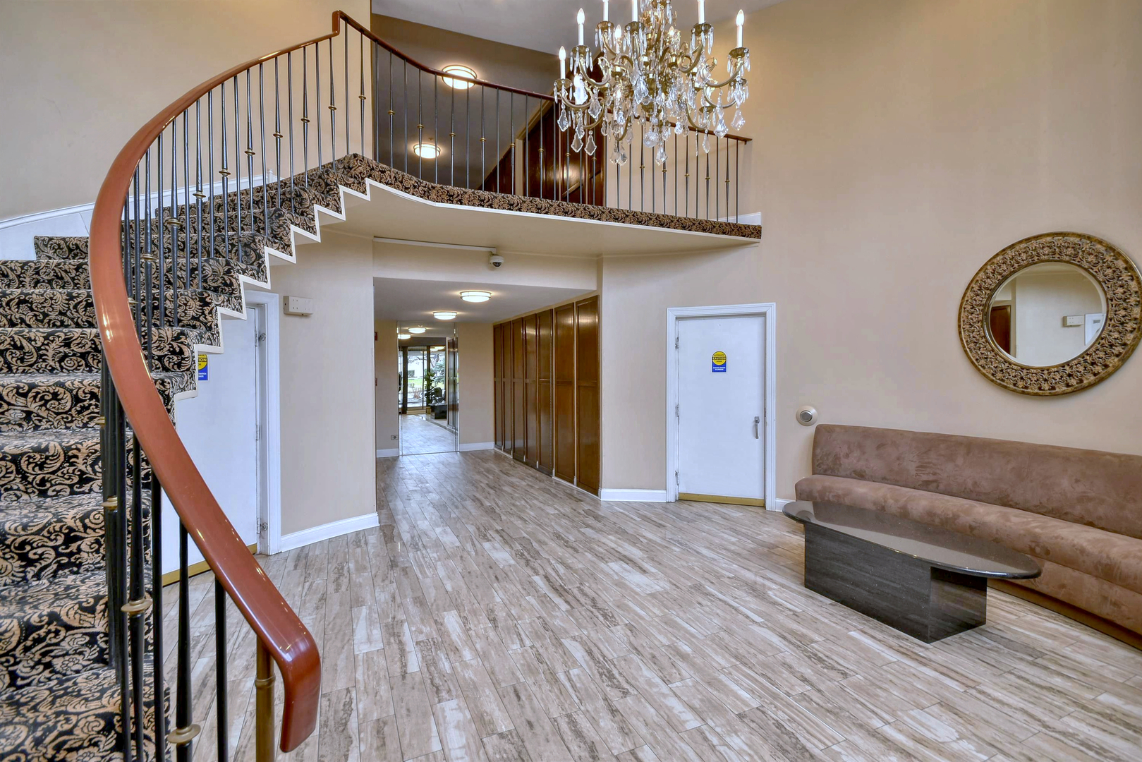 190 S Wood Dale Road #902, Wood Dale, IL