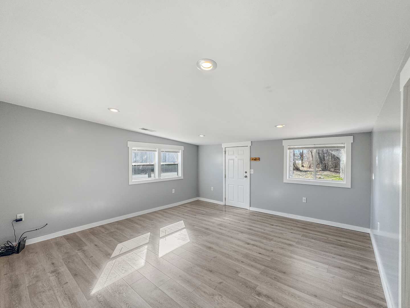 200 E Grove Street, Utica, IL