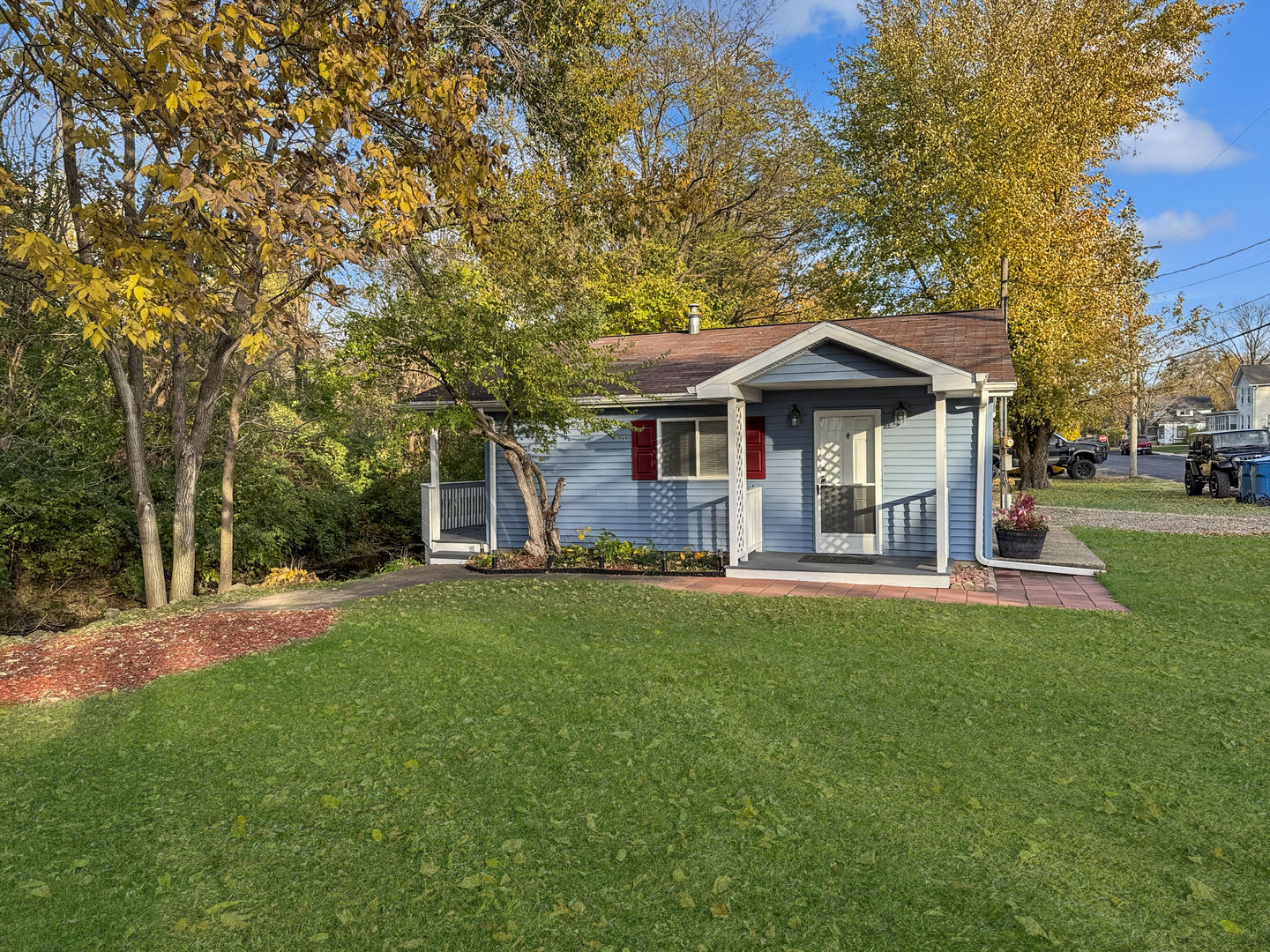 200 E Grove Street, Utica, IL